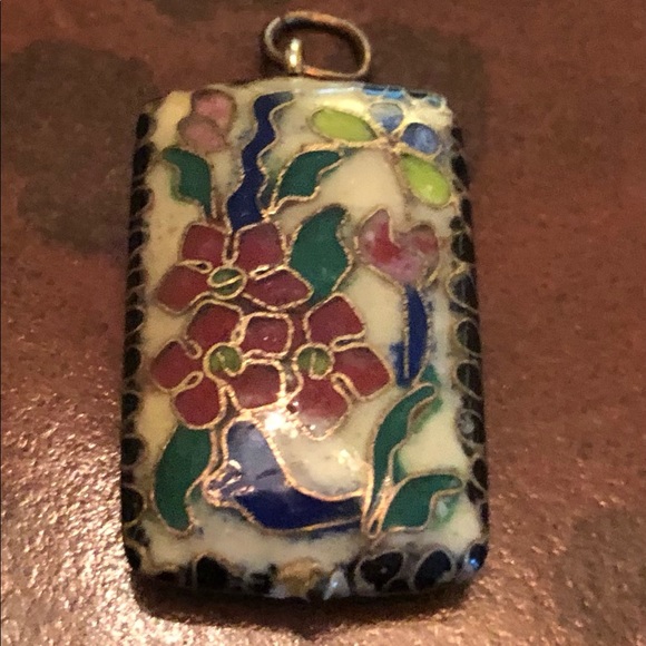 Jewelry - VTG Cloisonné Pendant